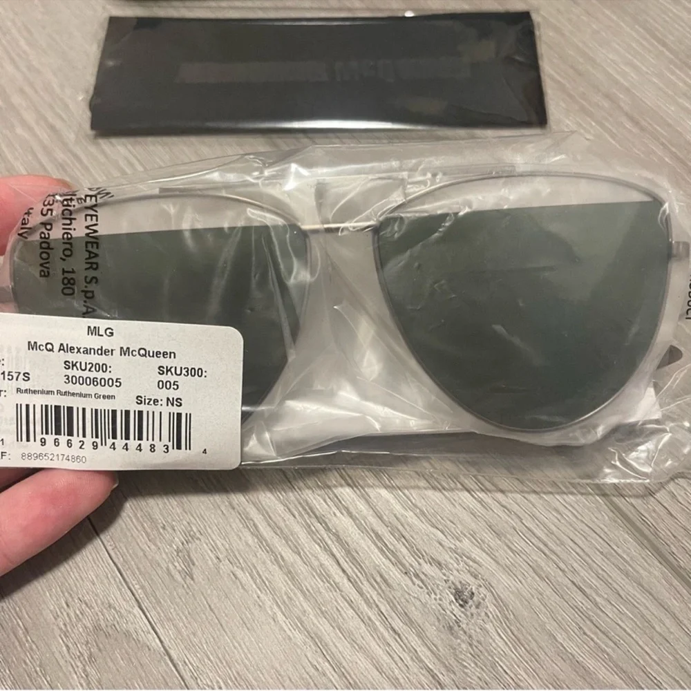 🆕 McQ Alexander McQueen Ruthenium & Green Core Aviator Sunglasses UV 61mm Lens - Picture 5 of 6